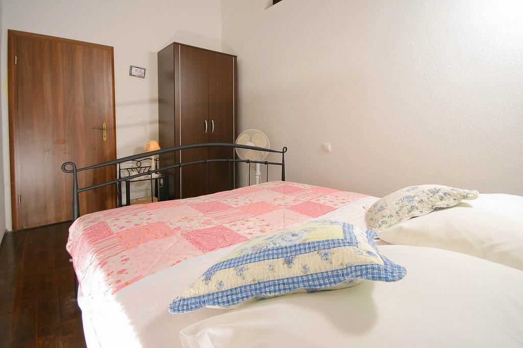 Apartments Parcela Seget Vranjica Habitación foto